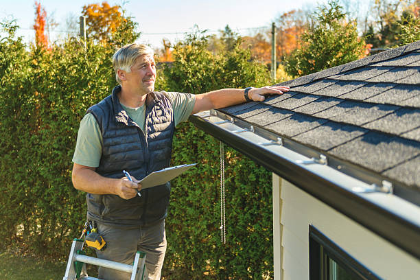 Professional Roofing technician working in Three Rivers, OR